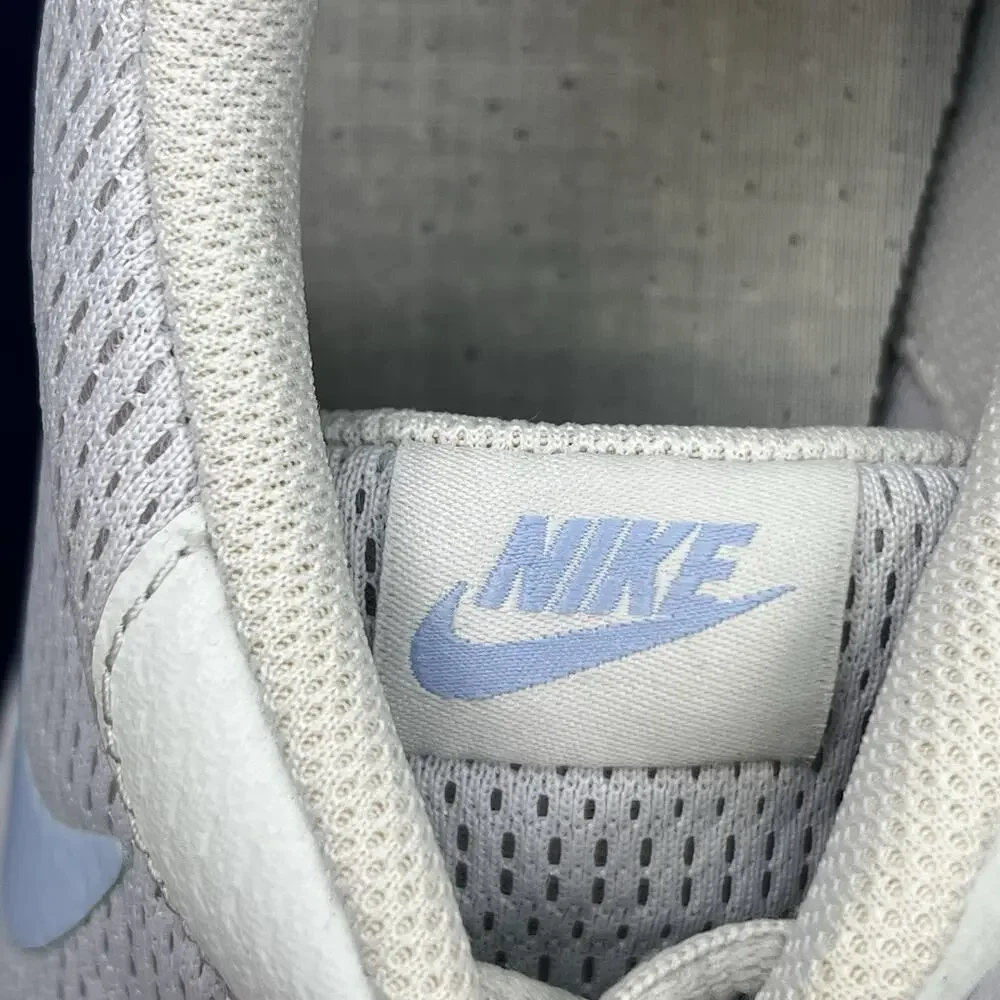 Nike Tanjun Women’s Size 10 Pure Platinum Royal Tint White Sneakers 812655-007